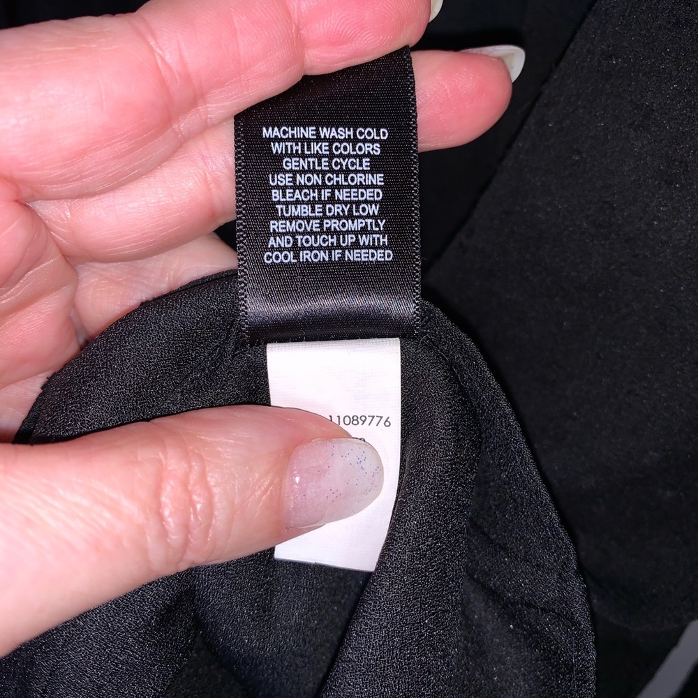 Torrid black top with embroidery - Picture 8 of 8